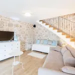 בית נופש Lucy, A Mediterranean Rustic Haven, Pet Friendly