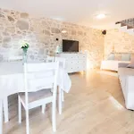Lucy, A Mediterranean Rustic Haven, Pet Friendly * Matulini