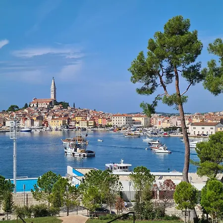 Сasa de vacaciones Lucy, A Mediterranean Rustic Haven, Pet Friendly Matulini