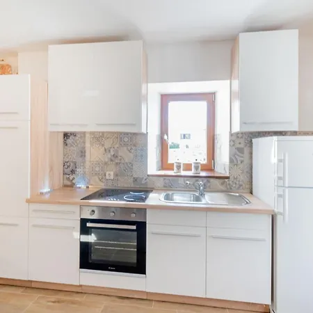 Prázdninový dům Lucy, A Mediterranean Rustic Haven, Pet Friendly Matulini